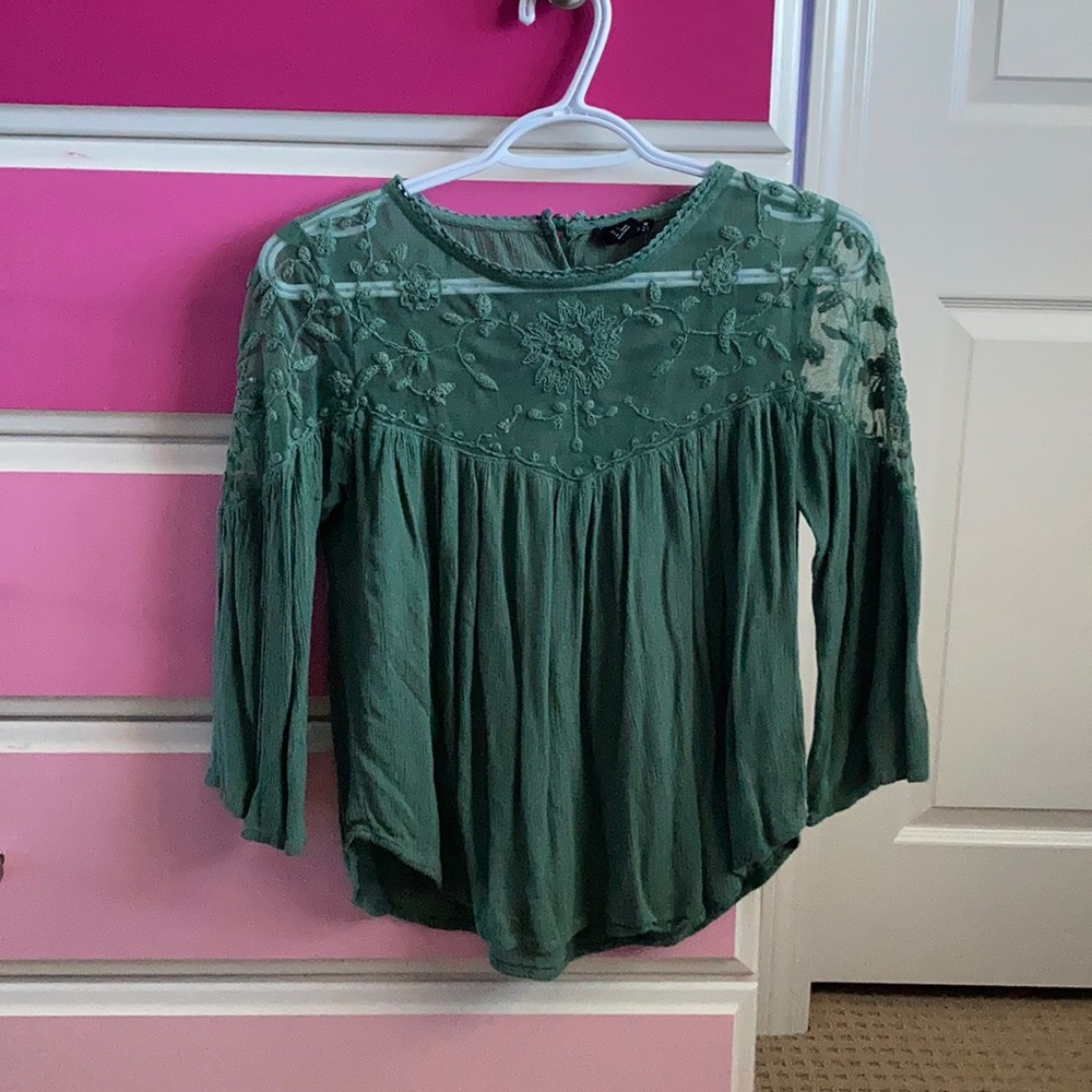 🛍️Forever 21 green lace flower sheer top blouse